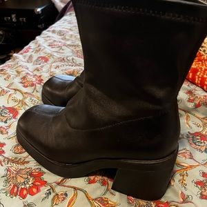 Black target boots size 8